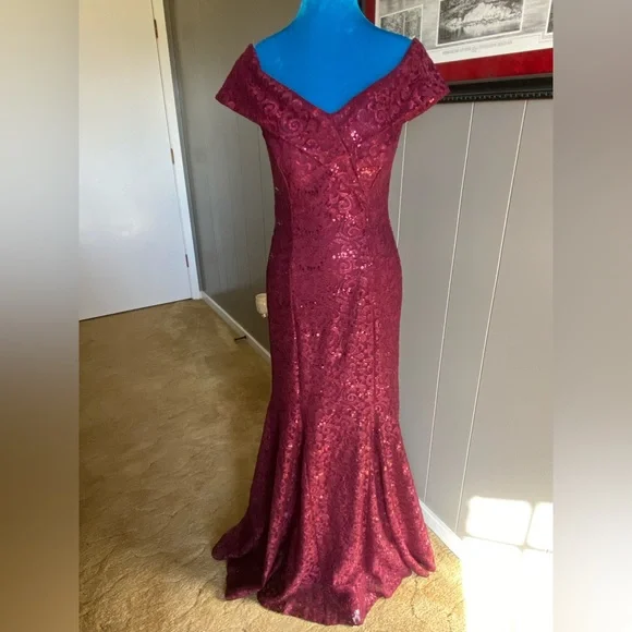 MORGAN & CO. BURGUNDY DRESS. - Picture 8 of 16